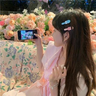 内衣少女